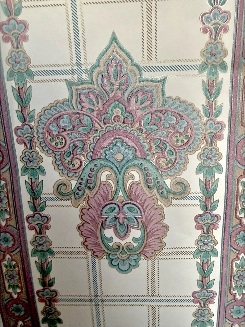 Vintage Wallpaper Remnant Floral Pattern Croquette Cottage Floral Retro Paisley
